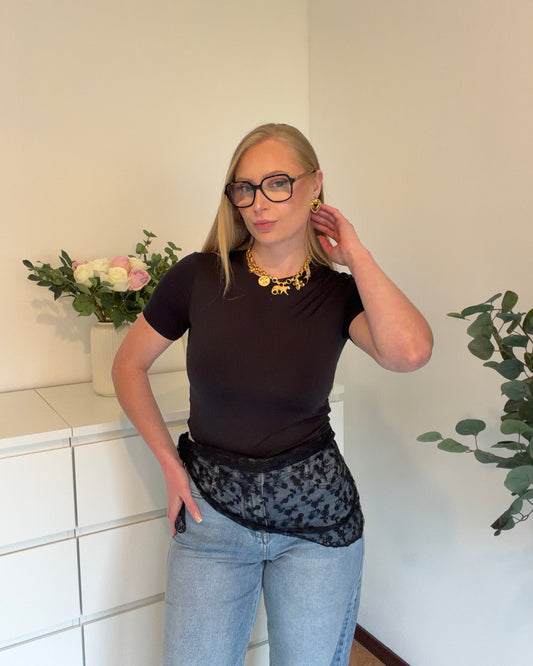 Foulard en dentelle